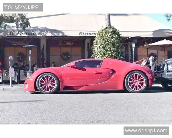 足球明星的奢华生活揭秘豪车飞机伴随的荣耀与挑战 足球明星的奢华生活揭秘豪车飞机伴随的荣耀与挑战