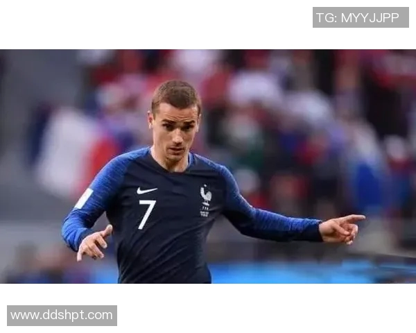 足球明星长发造型大揭秘男神们的魅力发型盘点与时尚风格分析 足球明星长发造型大揭秘男神们的魅力发型盘点与时尚风格分析