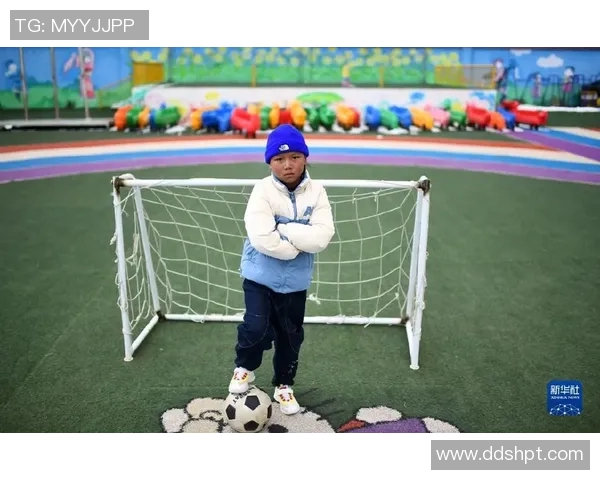 小七与足球明星的奇妙冒险之旅探索梦想与友情的交汇点 小七与足球明星的奇妙冒险之旅探索梦想与友情的交汇点