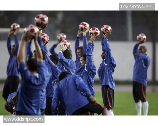 足球明星们的拼搏精神与赛场魅力共同铸就了他们的辉煌成就与坚韧不拔的形象